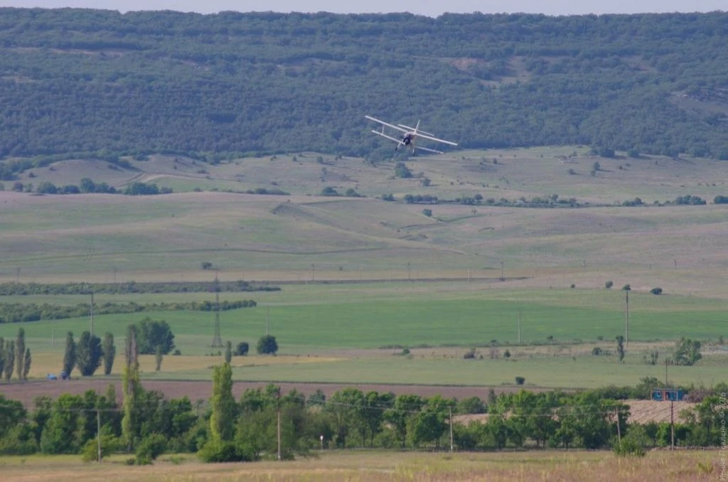 Ан-2. Крым. Май. Небо