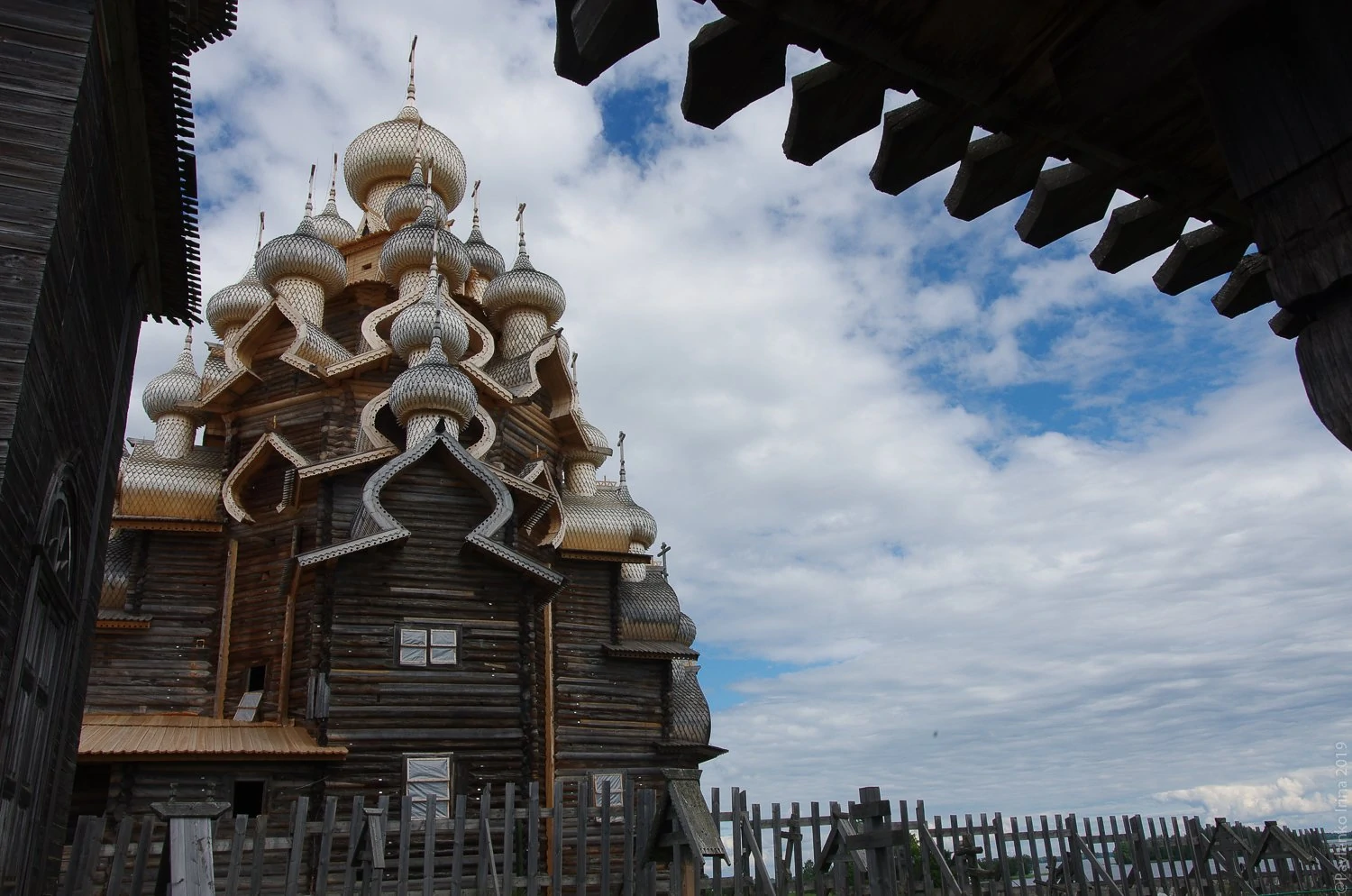 Покровская церковь Кижи-1-2.jpg