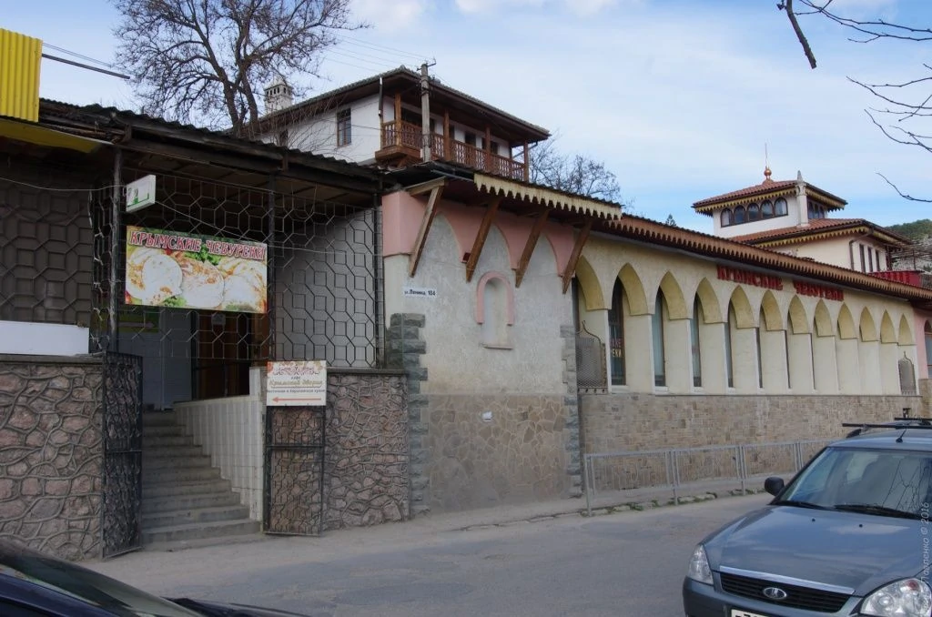 Чебуреки в Бахчисарае на улице Ленина