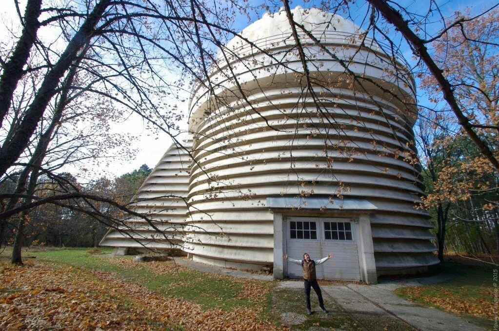 Осеннее. Крымская обсерватория -зеркальный телескоп Шайна