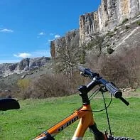 Бахчисарай: горы, овраги, скалы.  