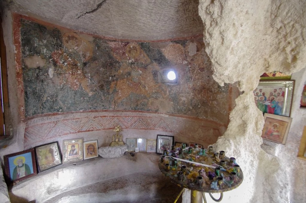 Фреска храма Трех Всадников