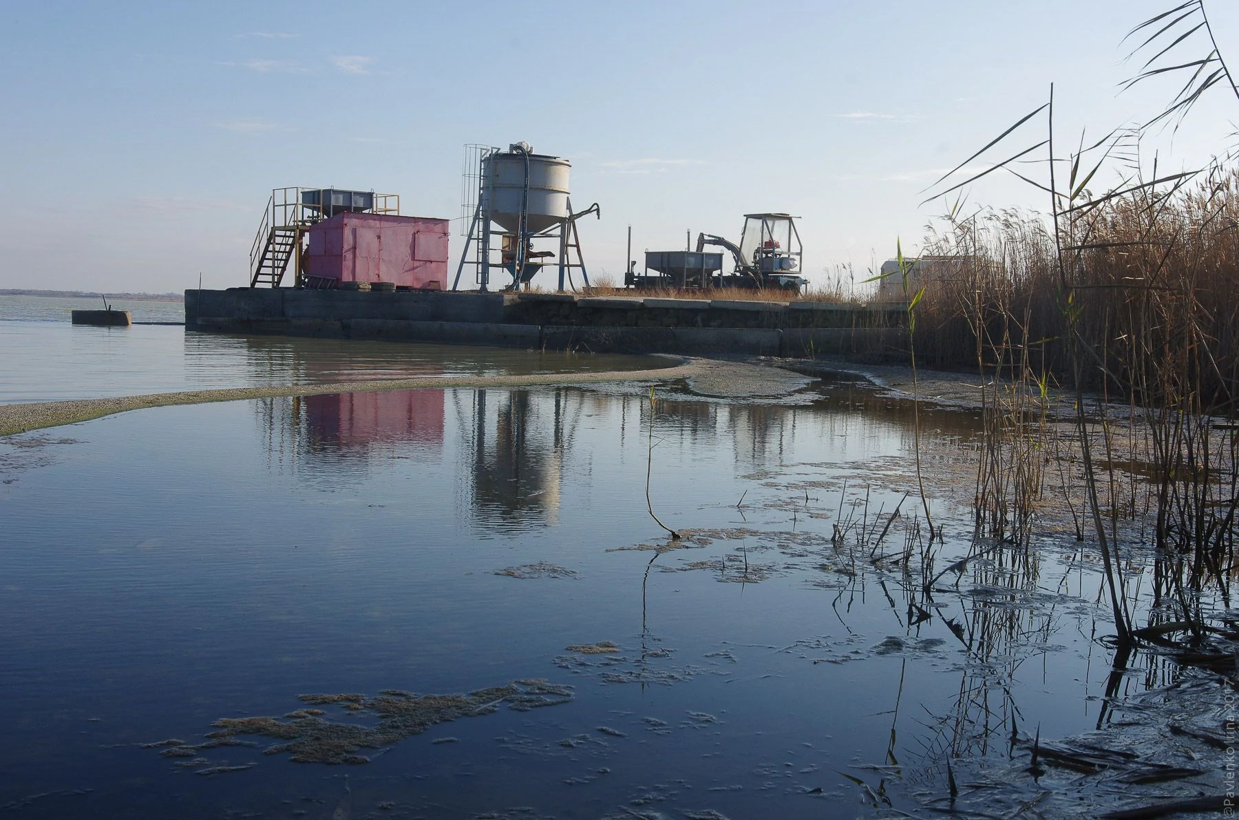 утсановки по добыче целебной грязи.jpg