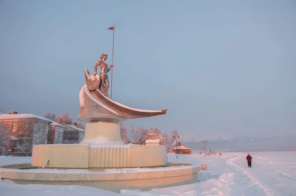 Онего - воин на берегу Онежского озера.jpg Онего - воин на берегу Онежского озера.jpg