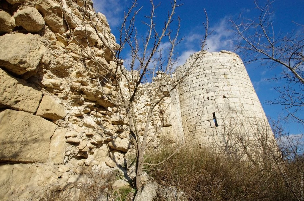 Сюйреньская крепость.jpg