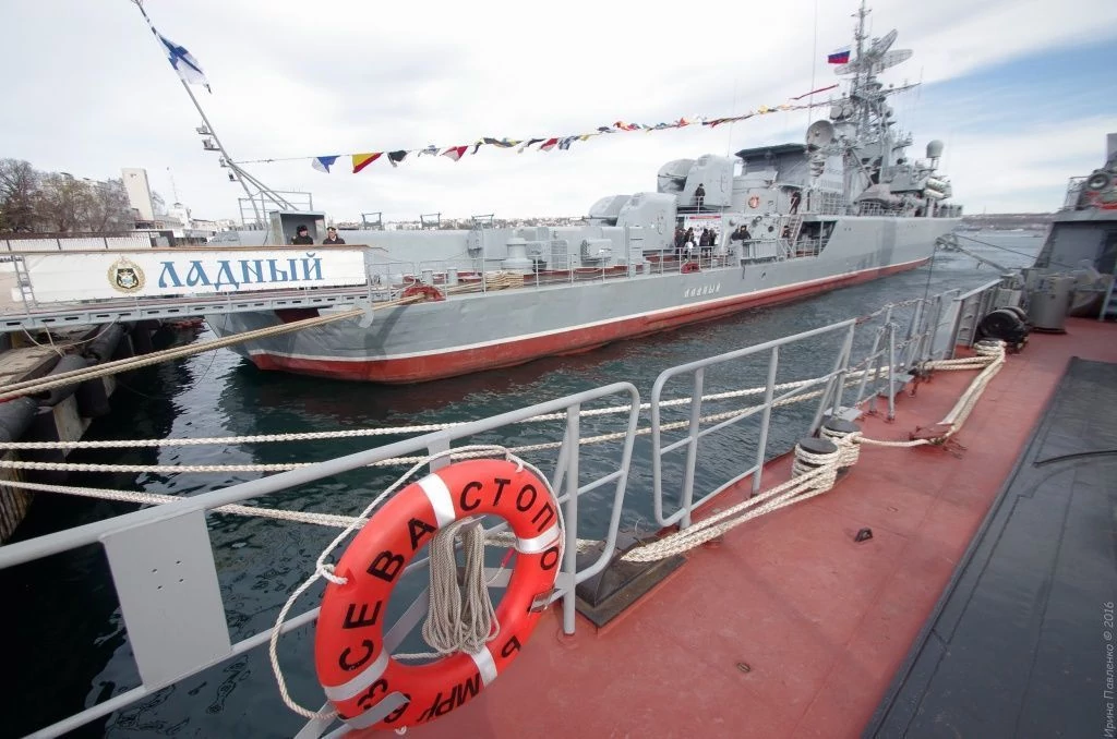 Севастополь. Военный корабль-20.jpg Севастополь. Военный корабль-20.jpg