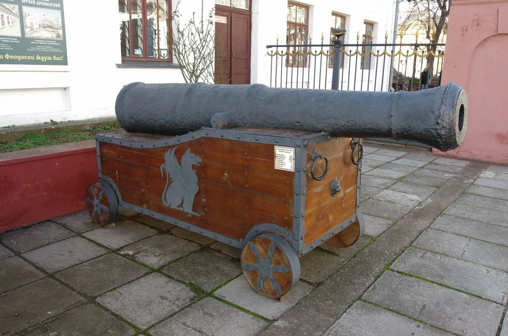 Пушка. Феодосийский музей древностей 