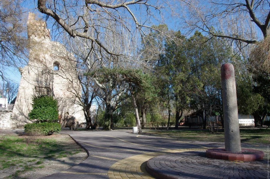 Феодосия. менгир – символ энергии земли и неба