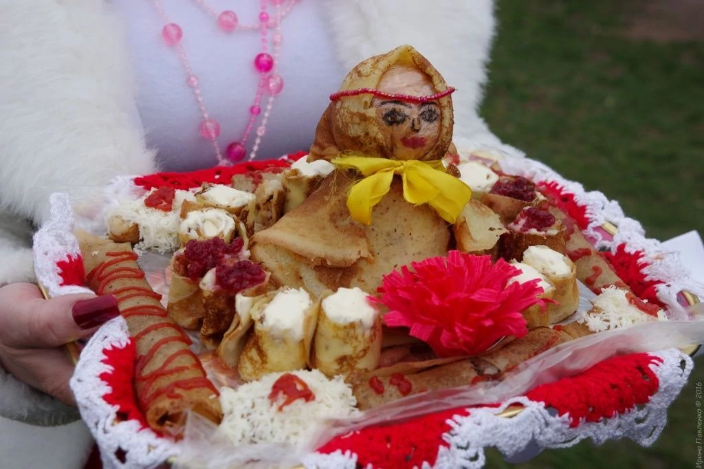 Кукла из блинов. Масленница Красные пещеры Крым 2016