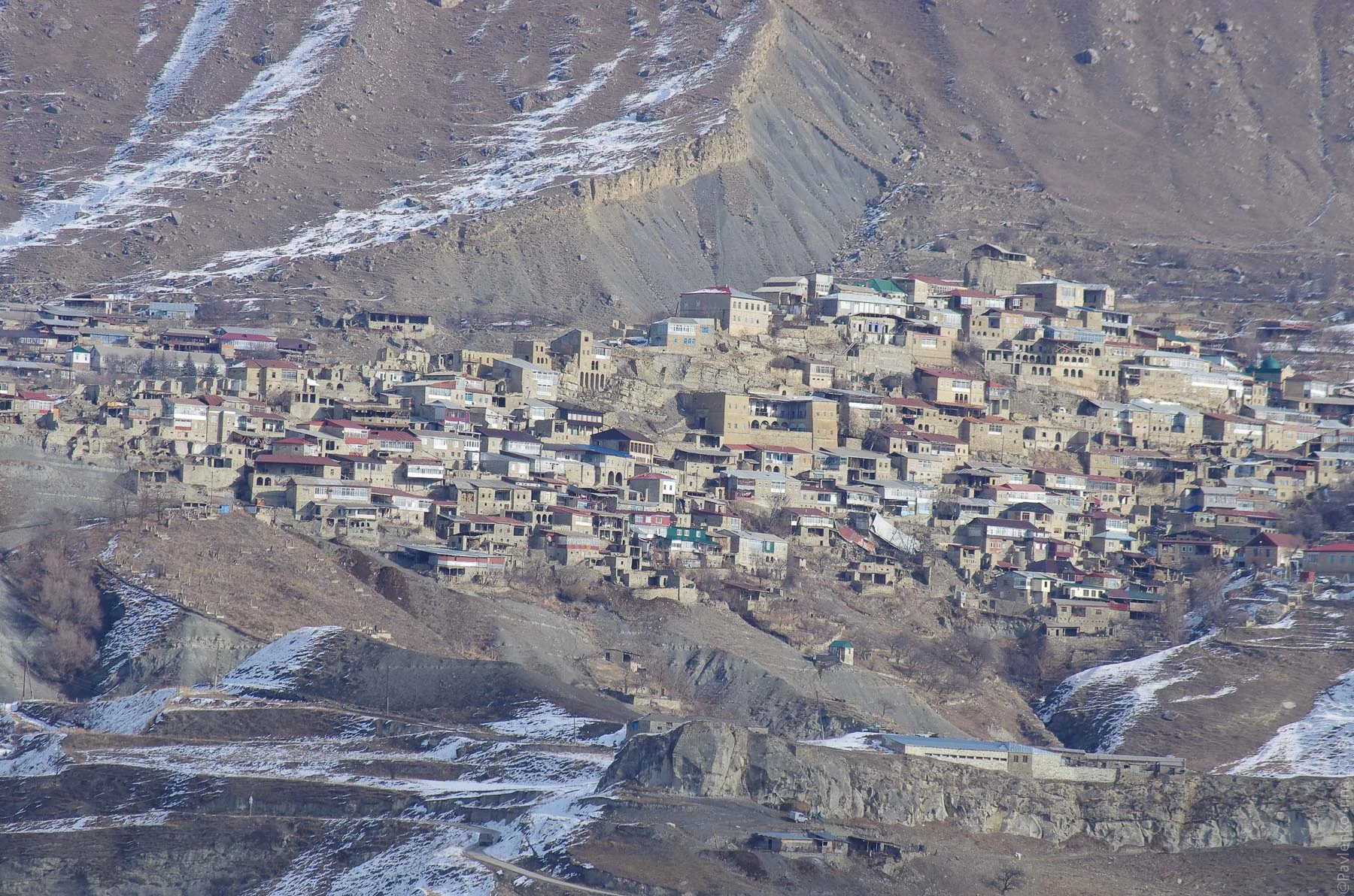 Чох Коммуна. Село создано в 1929 году как первая сельскохозяйственная коммуна района. Организаторами стали семь семей активистов из аула Чох,