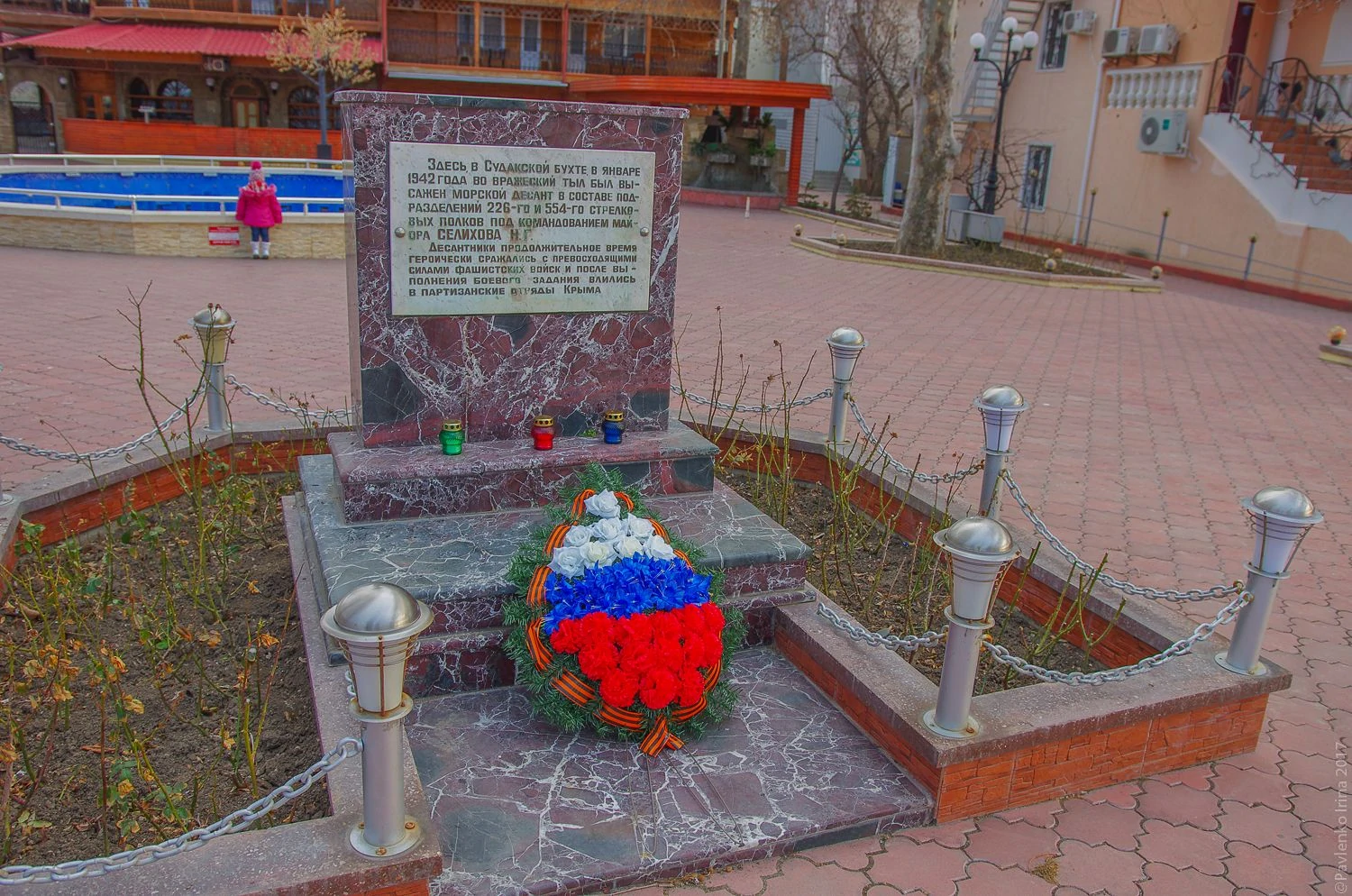 Памятник Судакскому десанту, установленный местным меценатом Судак-8.jpg