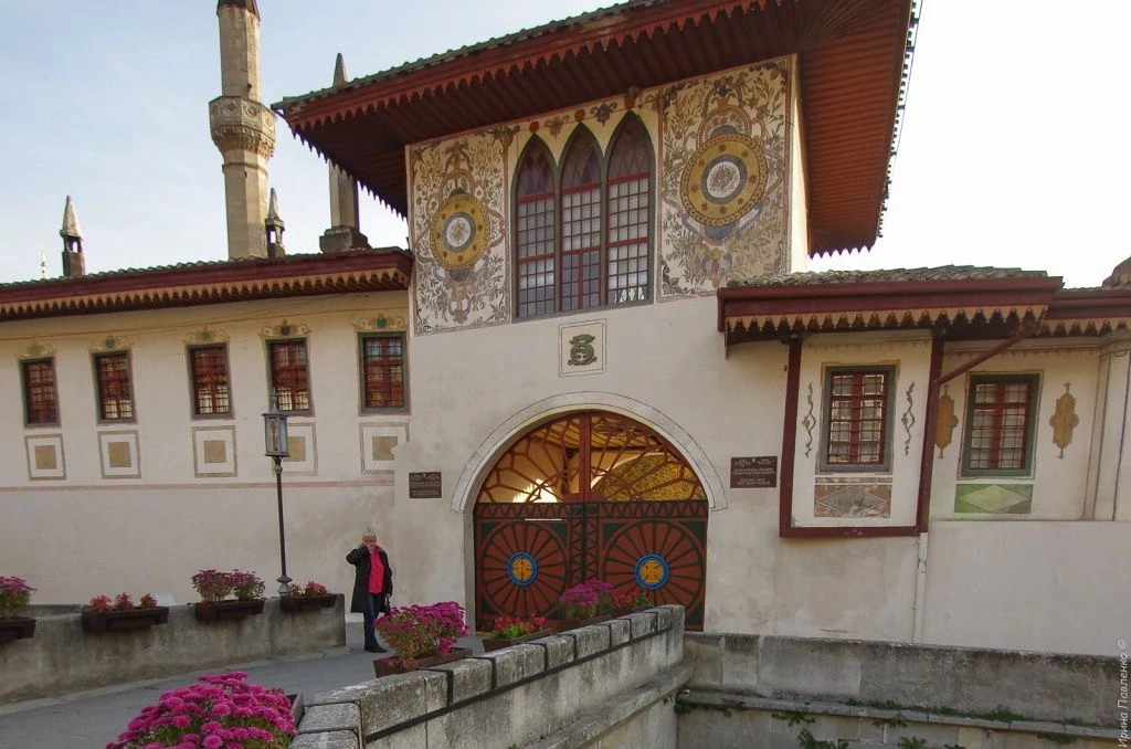 Ханский дворец.jpg Ханский дворец.jpg