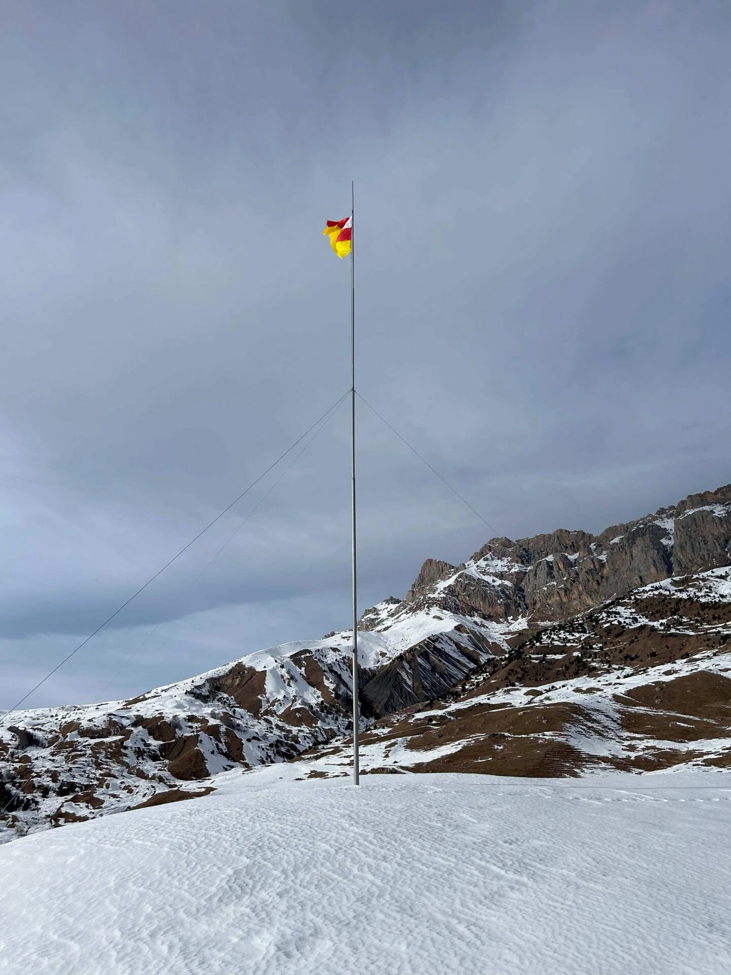 Флаг над Ходом.jpg