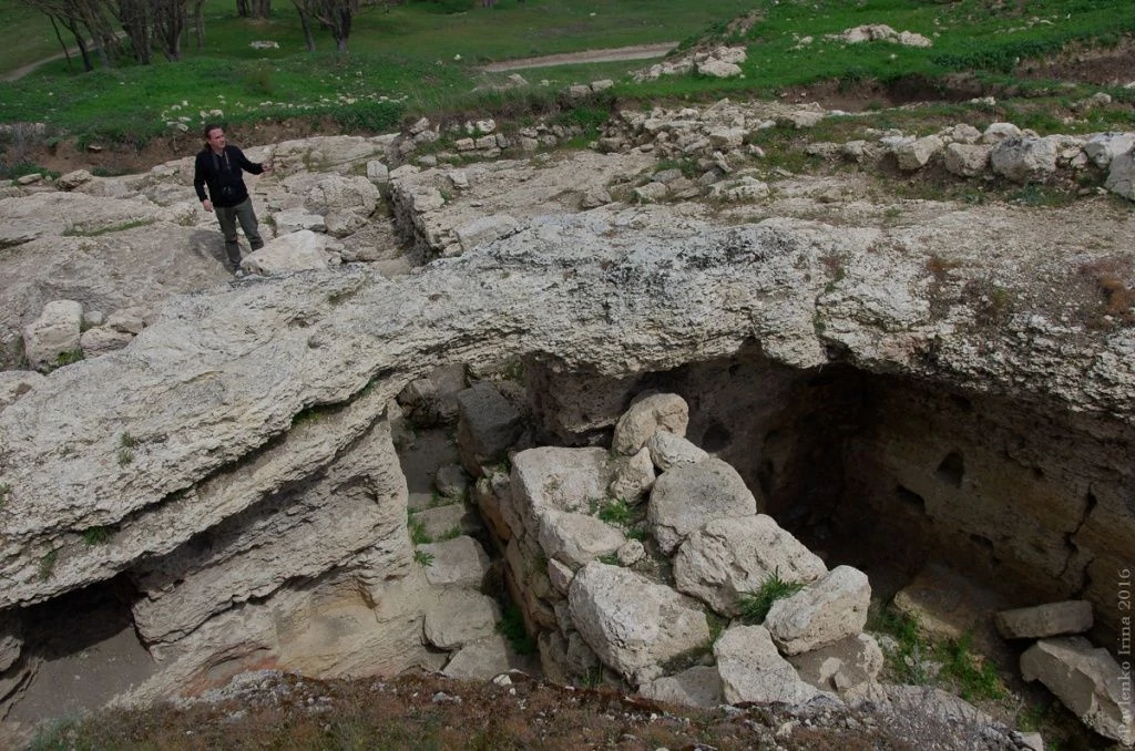 Вячеслав Козупица говорит, что аналогичные сооружения есть в районе поселка Черноморское – Прекрасная Гавань, а также Беляус. 