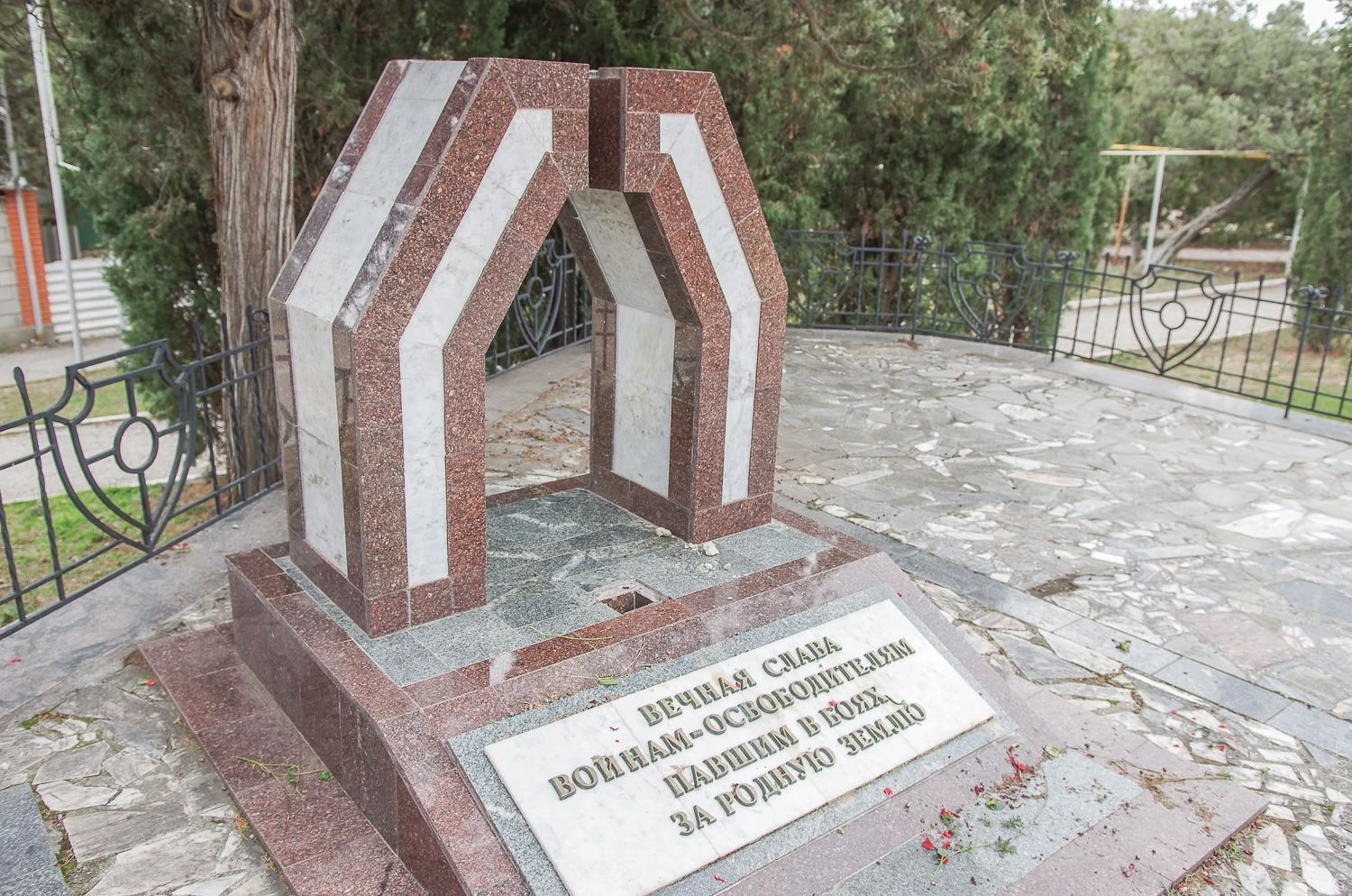 Новый свет. Памятник воинам-освободителям-2.jpg Новый свет. Памятник воинам-освободителям-2.jpg