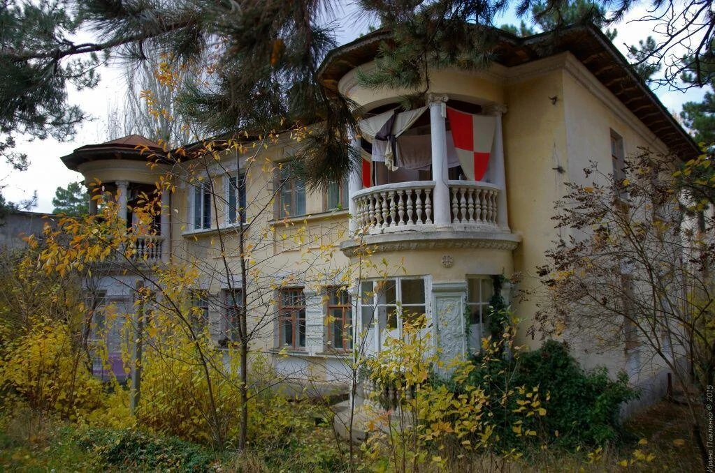 КрАО - дома научных сотрудников, осень