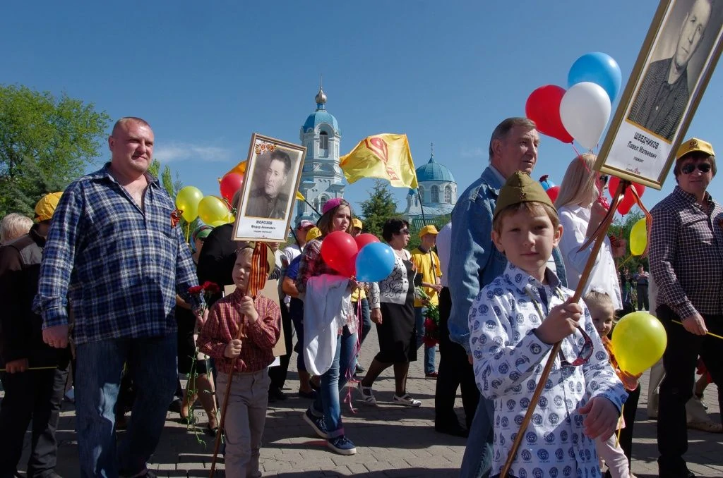 День Победы. Крым. Саки Праздничная колонна в честь Дня Победы День Победы. Крым. Саки-8.jpg