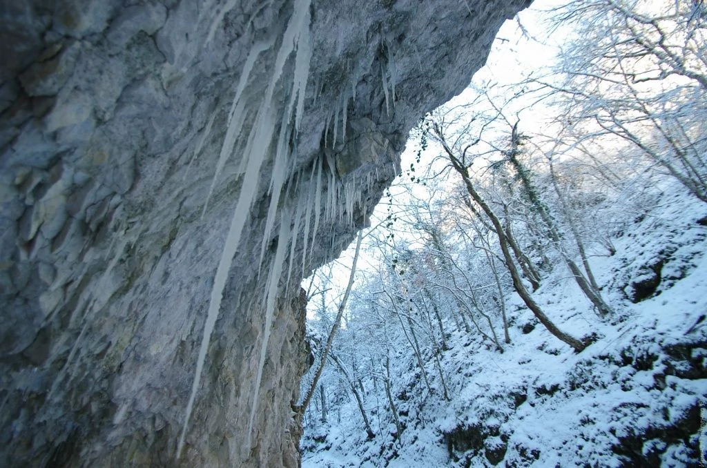 Кок-Асан, скальный навес