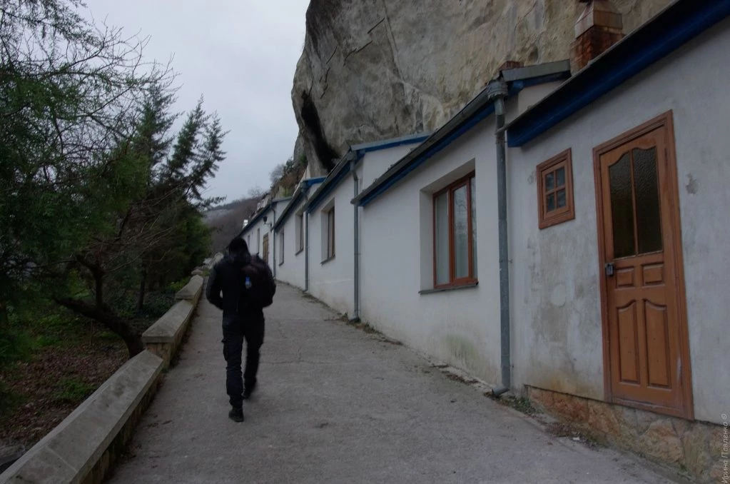 Успенский монастырь кельи.jpg