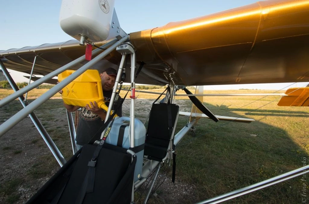 Заправка топливом самолета