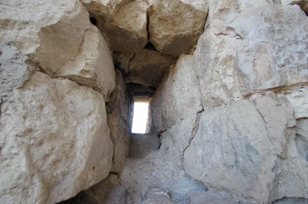 Сюйреньская крепость, бойница