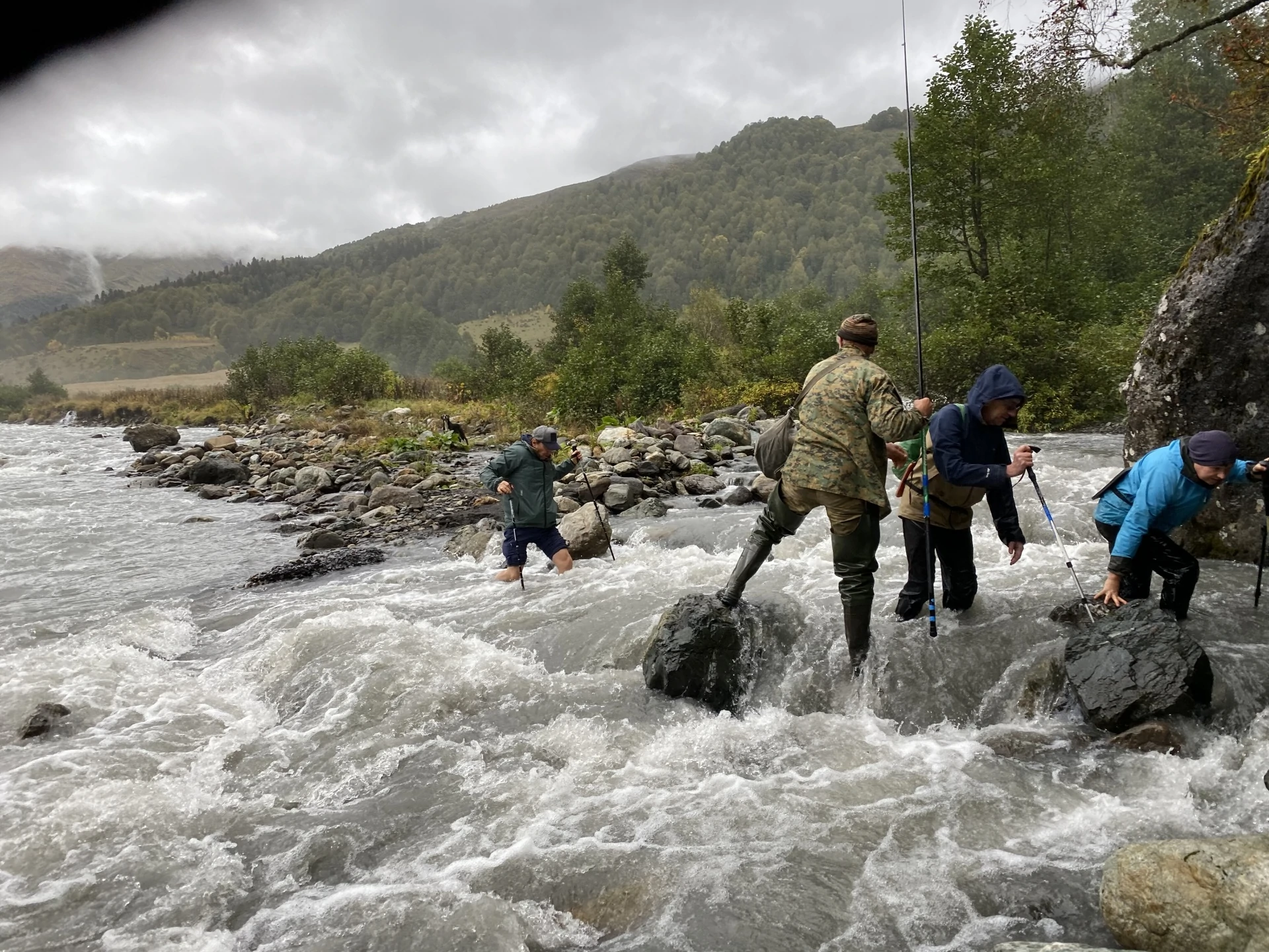 на вертолете с ApsnyTrekking