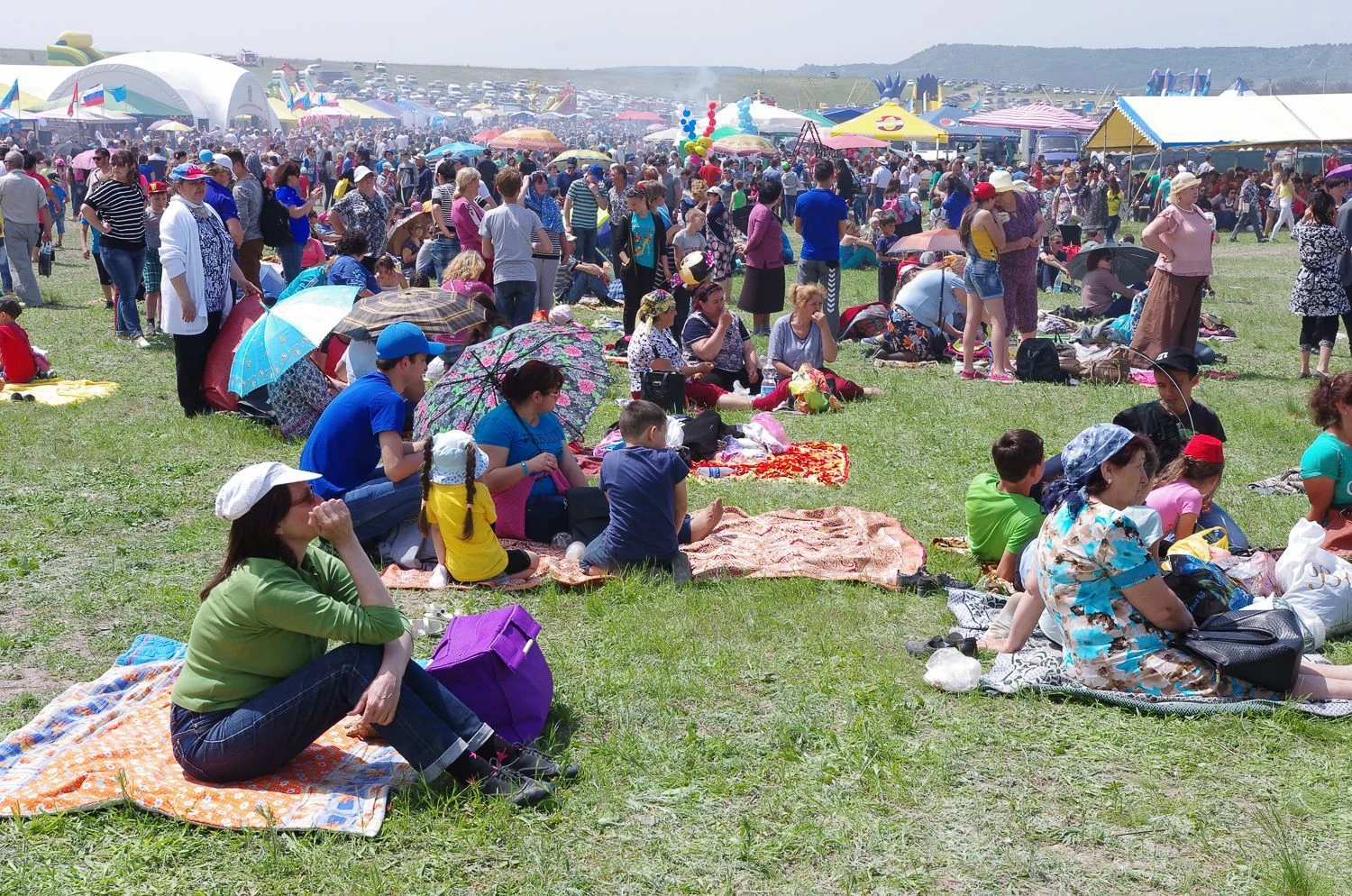 Хыдырлез 2017 25-й километр трассы Симферополь – Бахчисарай у кафе Шахерезада