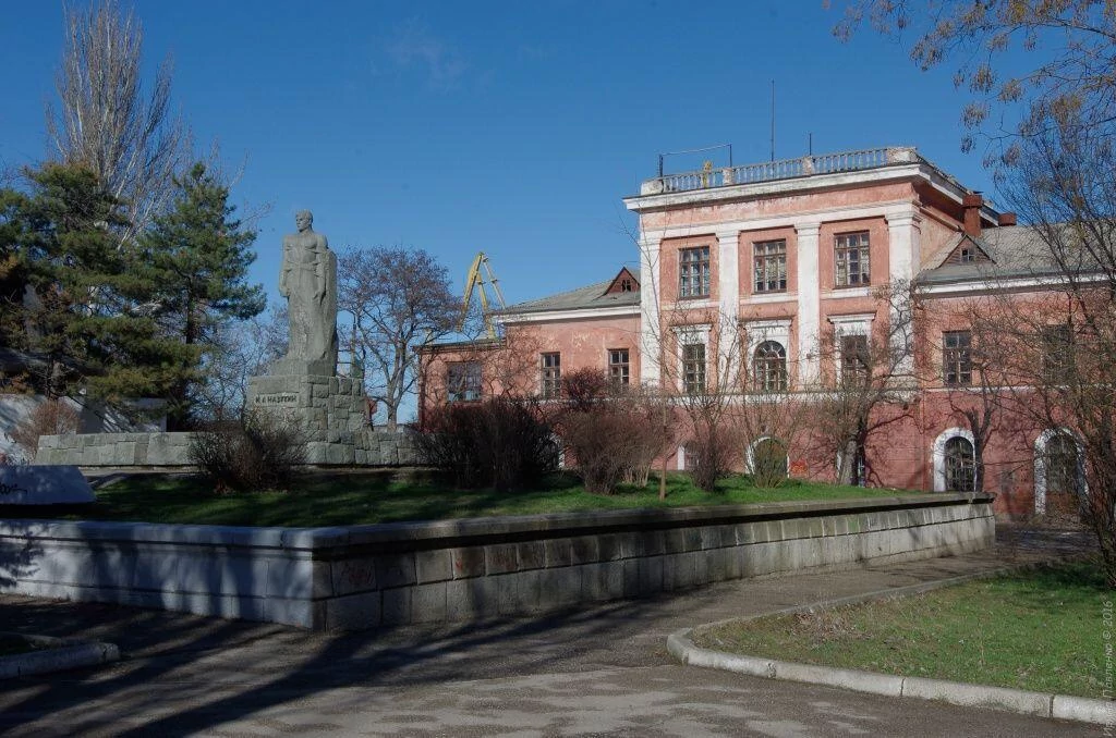 Феодосия, Памятник Ивану Назукину