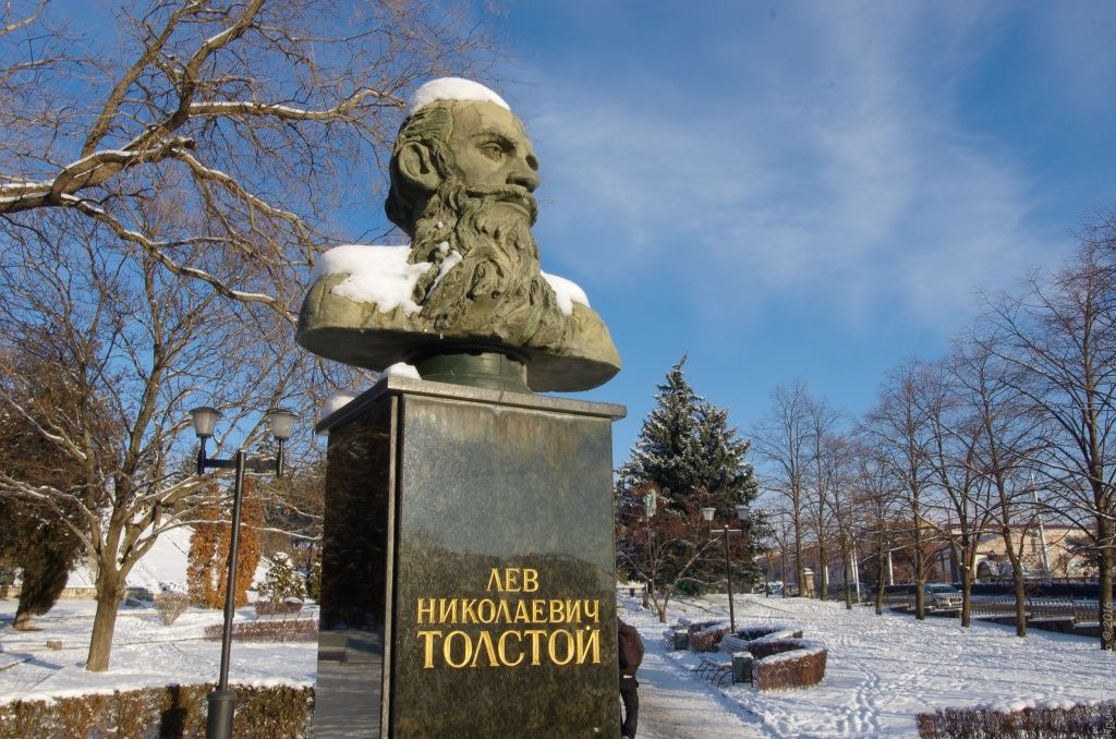 Пятигорск, памятник Л.Н.Толстому