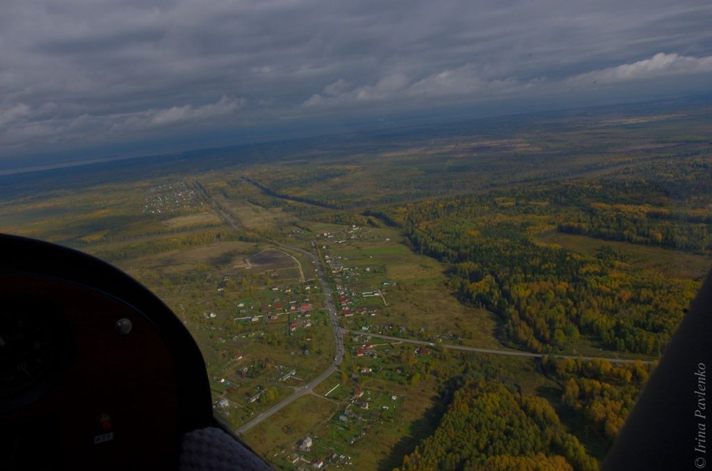 Cessna над селами Ленинградской области