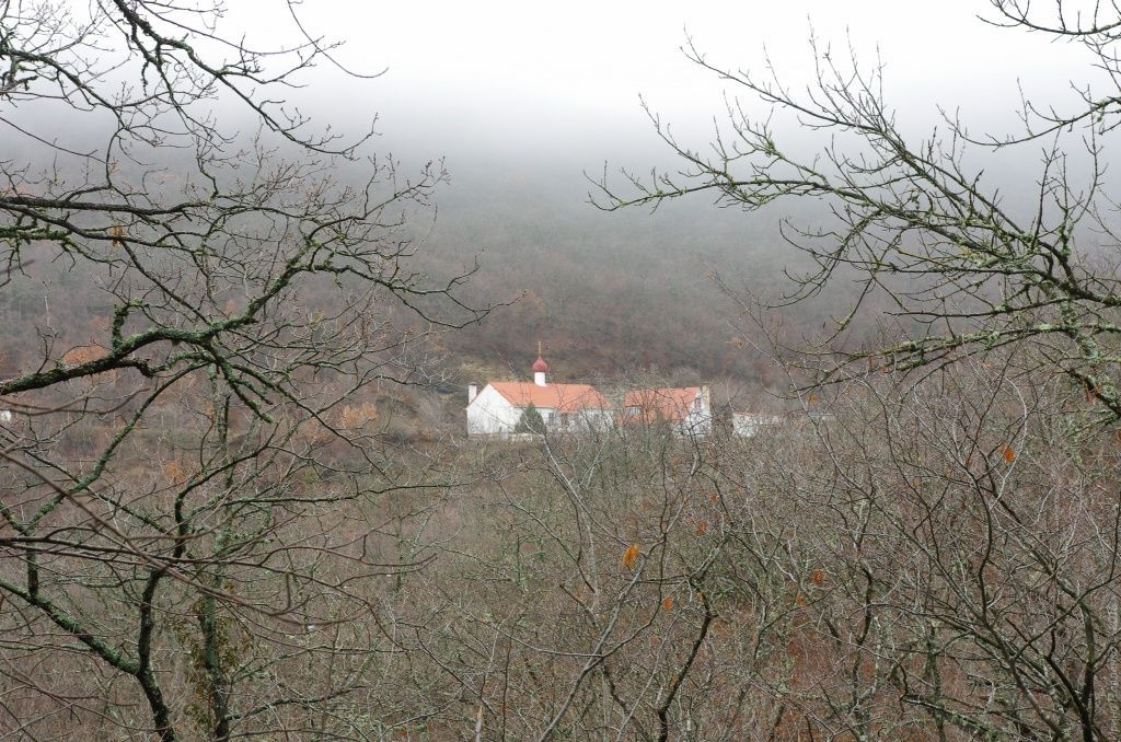 Кизилташский монастырь в горах Крыма