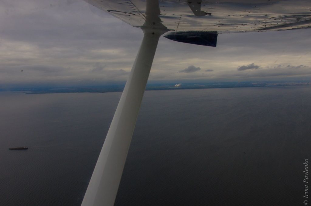 Cessna полет над Финским заливом