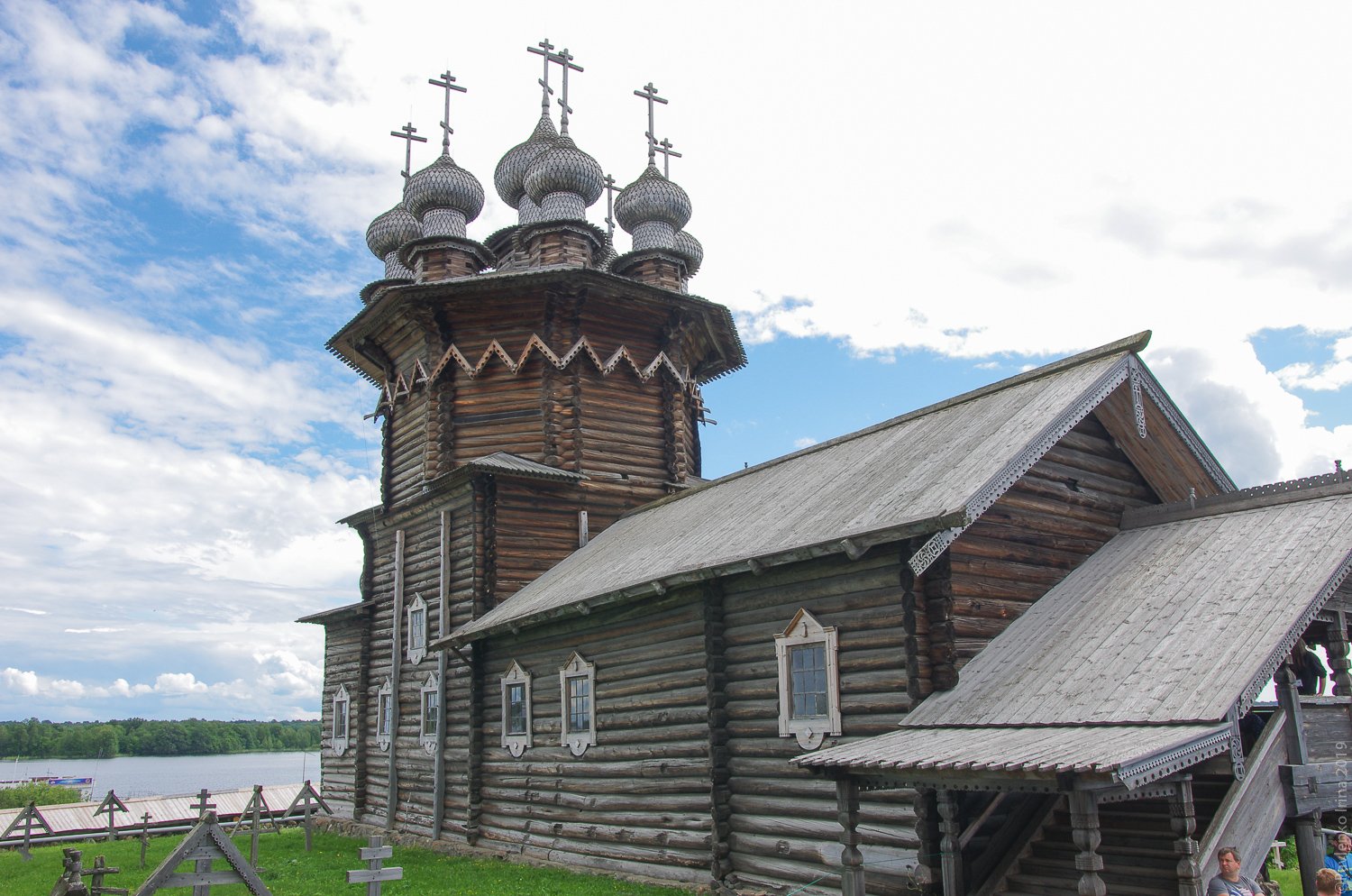 Покровская церковь Кижи-1.jpg Покровская церковь Кижи-1.jpg