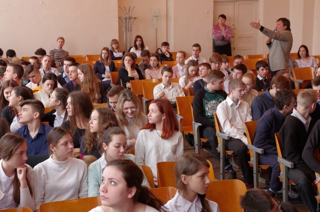 Симферопольская школа номер 38. Единый урок «Крым и Россия – единая судьба» Симферопольская школа номер 38. Единый урок «Крым и Россия – единая судьба»
