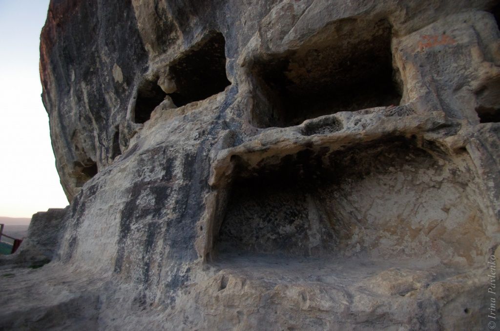 Пещеры монастыря Федора Стратилата